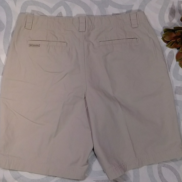 COLUMBIA SHORT SIZE 10 - Picture 3 of 8